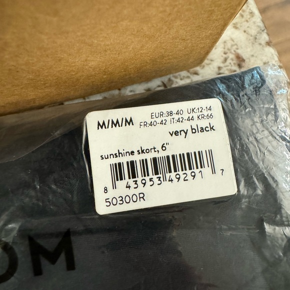 SPANX Sunshine Skort 🖤 - Picture 4 of 6